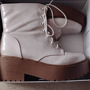 Stylish Cream Platform Motorcycle Boots 🥾